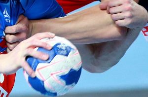 Beim Handball-Supercup gehts zur Sache - erstmals in Stuttgart. Foto: dpa