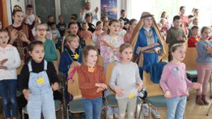 60 Kinder aus den Verbundkirchengemeinden beteiligen sich an den „Kids-Days“ in Überberg. Foto: Köncke