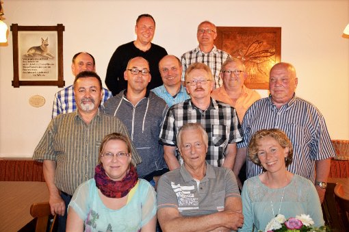 Der Vorstand und die Geehrten des TTC bei der Hauptversammlung des Vereins. Foto: Gurski Foto: Schwarzwälder-Bote