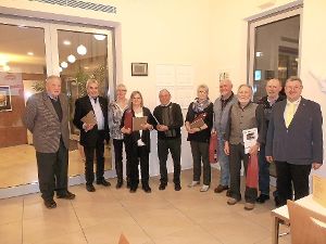Treue Mitglieder sind in der Mitgliederversammlung des Obst- und Gartenbauvereins Frommern-Dürrwangen geehrt worden. Foto: Verein Foto: Schwarzwälder-Bote