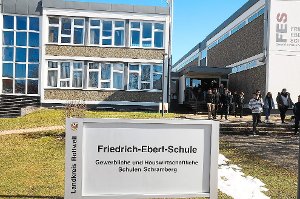 Die Friedrich-Ebert-Schule und die kleinere Ludwig-Erhard-Schule fusionieren ab  Mitte 2016 zum Berufsschulzentrum Schramberg. Foto: Ziechaus
