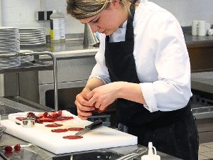 Fabienne Matt entschied den Wettbewerb der Nachwuchs-Köche für sich.  Foto: Stocker Foto: Schwarzwälder-Bote