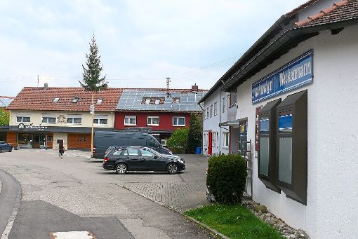 Der Platz vor dem Nahversorgungszentrum Auf Schmiden soll aufgewertet werden.  Foto: Hauser Foto: Schwarzwälder-Bote