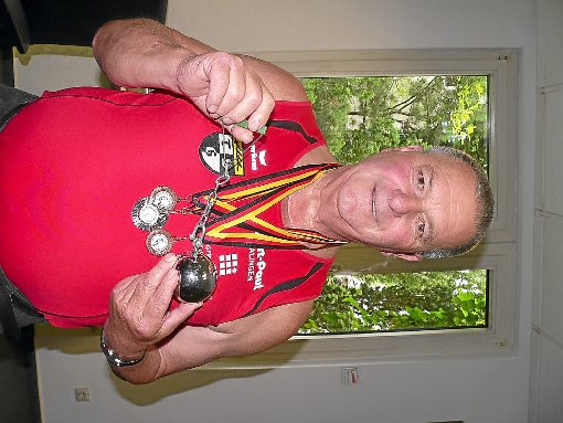 Wieder zahlreiche Medaillen hat der Balinger Manfred Erdmann bei den Deutschen Seniorenmeisterschaften gesammelt. Foto: Hauschel Foto: Schwarzwälder-Bote
