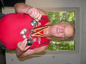 Wieder zahlreiche Medaillen hat der Balinger Manfred Erdmann bei den Deutschen Seniorenmeisterschaften gesammelt. Foto: Hauschel Foto: Schwarzwälder-Bote