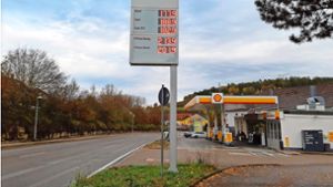 Die Shell-Tankstelle in Stammheim hat wieder geöffnet. Foto: Ralf Klormann