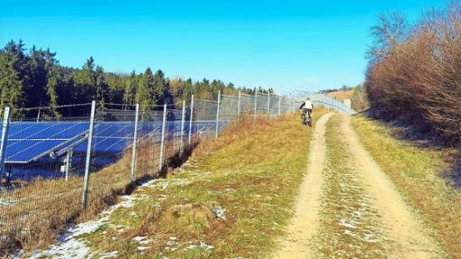 Am Solarpark in Glatten vorbei führt der neue Radweg Richtung Dornstetten. Foto: Ade