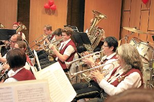 Ein äußerst unterhaltsames Konzert bot der Musikverein Simmozheim in der Geißberghalle. Foto: Tröger Foto: Schwarzwälder-Bote