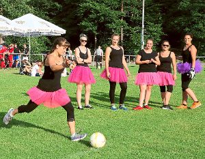 Auch die Geballte Frauenpower war beim Oberschwandorfer Moonlight-Penalty-Cup am Start. Foto: Priestersbach Foto: Schwarzwälder-Bote