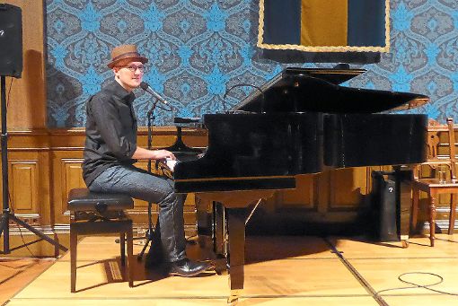 Nicht nur am Klavier machte Julian Rombach eine gute Figur.  Foto: Dorn