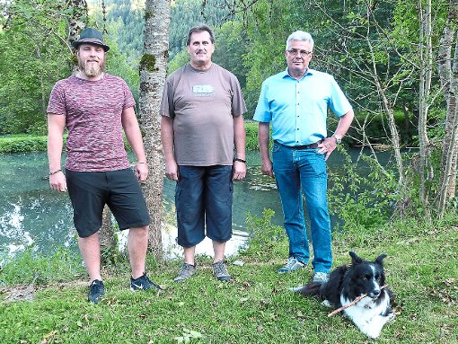 Verstehen sich als Naturschützer (von links): Christian Stanway (Jugendwart), Wolfgang Mey und Klaus Jung.  Foto: Röseler Foto: Schwarzwälder-Bote