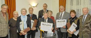 Langjährige Mitglieder ehrte gestern der CDU-Stadtverband Donaueschingen mit einer Urkunde und einem Weinpräsent. Foto: Filipp Foto: Schwarzwälder-Bote
