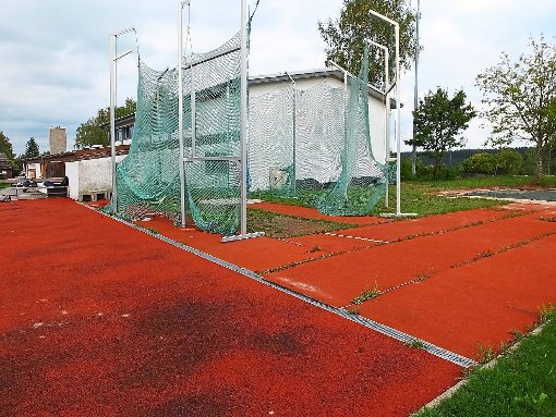 In der zweiten Hälfte des kommenden Jahres soll die Leichtathletikanlage bei der Halle des TV Oberhaugstett saniert werden. Foto: Schwarzwälder-Bote