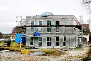 Markant: Eine Glaskuppel schmückt die Moschee der Bosnisch Islamischen Gemeinde in Engstlatt. Foto: Hauser