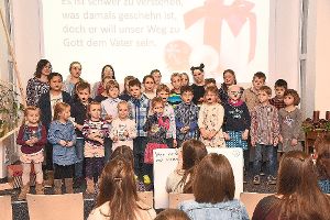 Der Kinderchor trug zum Gelingen der Weihnachtsfeier im Liebenzeller Gemeinschaftshaus in Hörschweiler bei. Foto: Maier Foto: Schwarzwälder-Bote