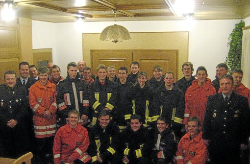 23 Feuerwehrleute aus dem Oberen Schlichemtal und aus Rosenfeld haben den Truppmann-Lehrgang erfolgreich bestanden. Foto: Müller Foto: Schwarzwälder-Bote