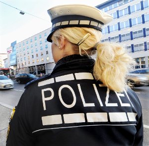 Eine 20-Jährige hat am Mittwochabend in Altensteig eine Polizistin verletzt und aufs Übelste beleidigt. (Symbolfoto) Foto: Kraufmann
