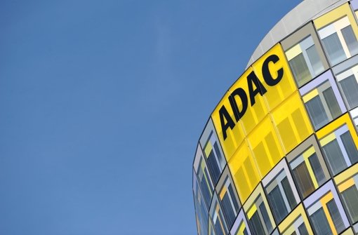 Das Logo des ADAC an der Zentrale in München Foto: dpa