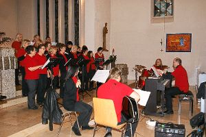 Die St.-Johann-Singers begeistern die Zuhörer. Foto: Vögele Foto: Schwarzwälder-Bote