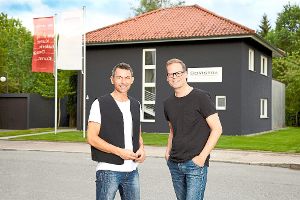 Ralf Wehrle (links) und Uwe Frank veranstalten am Sonntag, 27. August, einen Tag der offenen Galerie.                            Foto: Bovistra Foto: Schwarzwälder-Bote