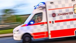 24-Jährige stürzt von Offenburger Hausdach