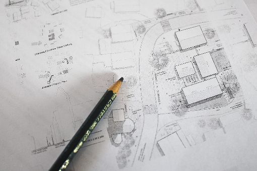 Viele Gedanken machten sich die beauftragten Architekten zur neuen Grundschule und der Gestaltung der Ortsmitte in Hailfingen.  Foto: Rath Foto: Schwarzwälder-Bote