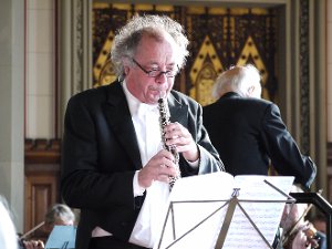 Martin Künstner – hier an der Oboe – hat die Gesamtleitung beim Konzert am 16. Oktober in Tailfingen.  Foto: Eyrich Foto: Schwarzwälder-Bote