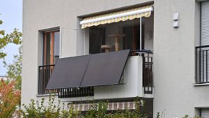 Im Jahr 2023 sind laut Bundesverband Solarwirtschaft 270 000 Balkonkraftwerke installiert worden. Es dürften aber noch weit mehr sein. Foto: imago/Sven Simon/Frank Hoermann