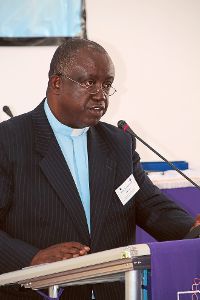 Der anglikanische Pastor John Wesley Kabango predigt  in der Johanneskirche.   Foto: Baege Foto: Schwarzwälder-Bote