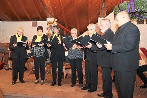 Die   Sänger des Kirchenchors gestalteten das alpenländische Konzert in der Allerheiligenkirche in Kirchdorf mit.  Foto: Schwörer Foto: Schwarzwälder-Bote