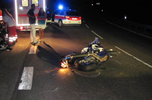 Ein 25-jähriger Motorradfahrerist nach dem schweren Unfall zwischen Schwenningen und Trossingen gestorben. Er hatte trotz starken Regens zwei Fahrzeuge überholt und dann die Kontrolle über seine Maschine verloren. (Symbolfoto) Foto: Polizei