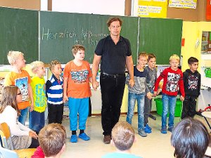 Armin Pongs  sorgte in der Wimbergschule für eine lebendige Veranstaltung.  Foto: Vogel Foto: Schwarzwälder-Bote