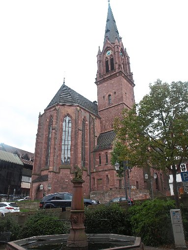 In der Stadtkirche hat Eva Veres  schon eigene akustische Untersuchungen durchgeführt. Foto: Hölle Foto: Schwarzwälder-Bote