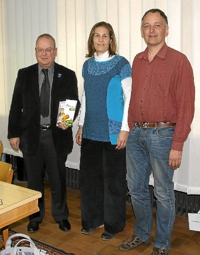 Bei der Vorstellung des Forums Neues Miteinander (von links): Bürgermeister Reiner Ullrich, Ulrike Krum und Christian Geith  Foto: Hering Foto: Schwarzwälder-Bote
