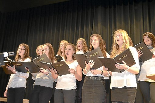 Der Mädchenchor InTakt begeisterten die Zuhörer mit lebendig vorgetragenen Songs in englischer Sprache.  Foto: Bausch Foto: Schwarzwälder-Bote