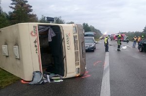 Bei einem Unfall auf der A5 bei Neuenburg sind zwei Männer und ein Kind gestorben. Foto: dpa