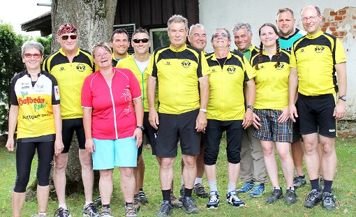 Die Teilnehmer mit Radtreffleiter Hans-Georg Scherfer (Zweiter von links) Foto:  Scherfer Foto: Schwarzwälder-Bote