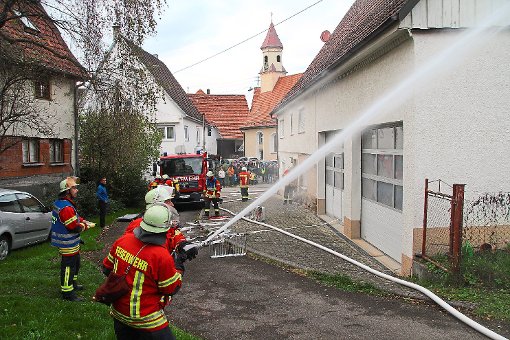 Ihre Einsatzkraft demonstrierten die Feuerwehrabteilungen Wessingen und Zimmern bei der gemeinsamen Herbstübung in Wessingen. Foto: Wahl Foto: Schwarzwälder-Bote