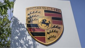 Bei Porsche in Stuttgart-Zuffenhausen laufen befristete Arbeitsverträge aus (Symbolbild). Foto: IMAGO/Schöning