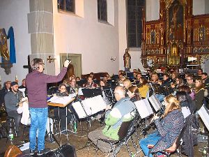 Viele Vorbereitungen trifft  der Musikverein Heiligenzimmern zu seinem Konzert. Foto: May Foto: Schwarzwälder-Bote