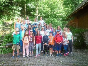 Die Telnehmer der Jugendfreizeit des TV Epfendorf erleben eine schöne Woche. Foto: Botzenhart Foto: Schwarzwälder-Bote