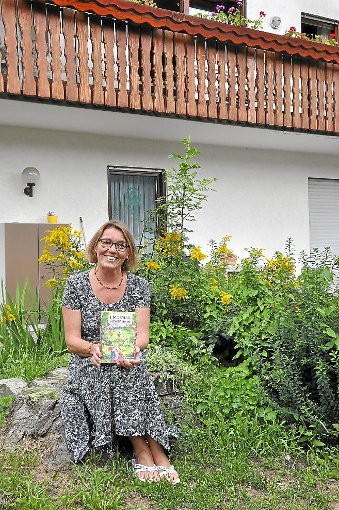 Christine Störr hat bereits vier Bücher geschrieben. Ihr jüngstes Werk ist wieder für Kinder und heißt Hademar im Märchenwald. Foto: Reutter Foto: Schwarzwälder-Bote