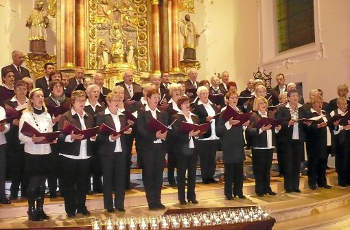 Die Kirchenchöre von Schapbach und Bad Rippoldsau begeisterten die Zuhörer mit ihrem Kirchenkonzert. Foto: Bächle Foto: Schwarzwälder-Bote