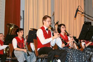 Hochkarätige musikalische Leistungen der Musik- undTrachtenkapelle Mühlenbach brachten stehende Ovationen. Foto: Störr