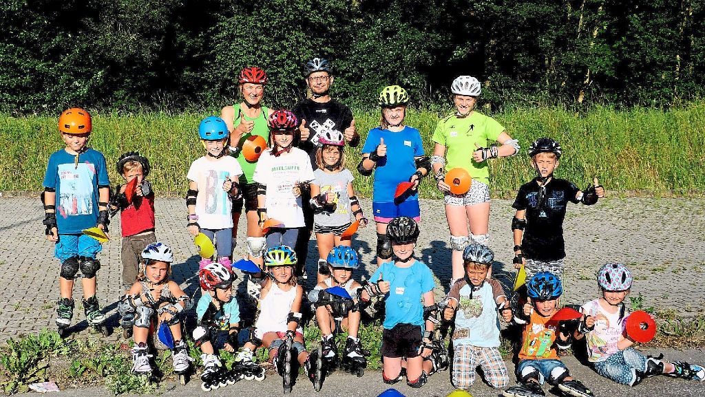 Bad Wildbad: Junge Inliner bekommen Falltechniken beigebracht