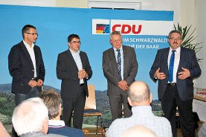 Holger Tranzer (von links), Mathias Schleicher, Thomas Blenke und Karl Rombach diskutierten in Dauchingen über die Innere Sicherheit im Land. Foto: Preuß Foto: Schwarzwälder-Bote