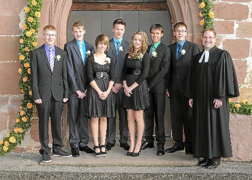 In der Michaelskirche in Oberiflingen wurden sieben Jugendliche konfirmiert.  Foto: Kirchengemeinde