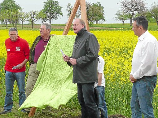 2010 wurde bereits die Gentechnikfreie Anbauregion Oberes Nagoldtal ausgerufen (von links): Rudi Nesch, Dieter Laquai, Jürgen Großmann und Daniel Steinrode.  Foto:  GfR Oberes Nagoldtal