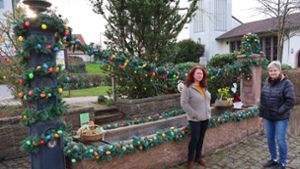 Ostern in Bad Herrenalb: Dorfbrunnen in Etappen geschmückt