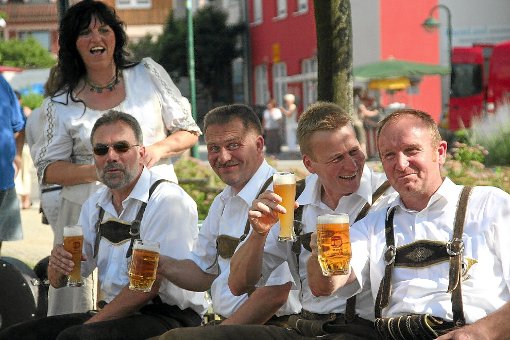 Schattiges Plätzchen, kühles Bier und gute Laune – so sah das Dorffest 2010 aus, das eine gelungene Veranstaltung war.  Foto: Beiter Foto: Schwarzwälder-Bote